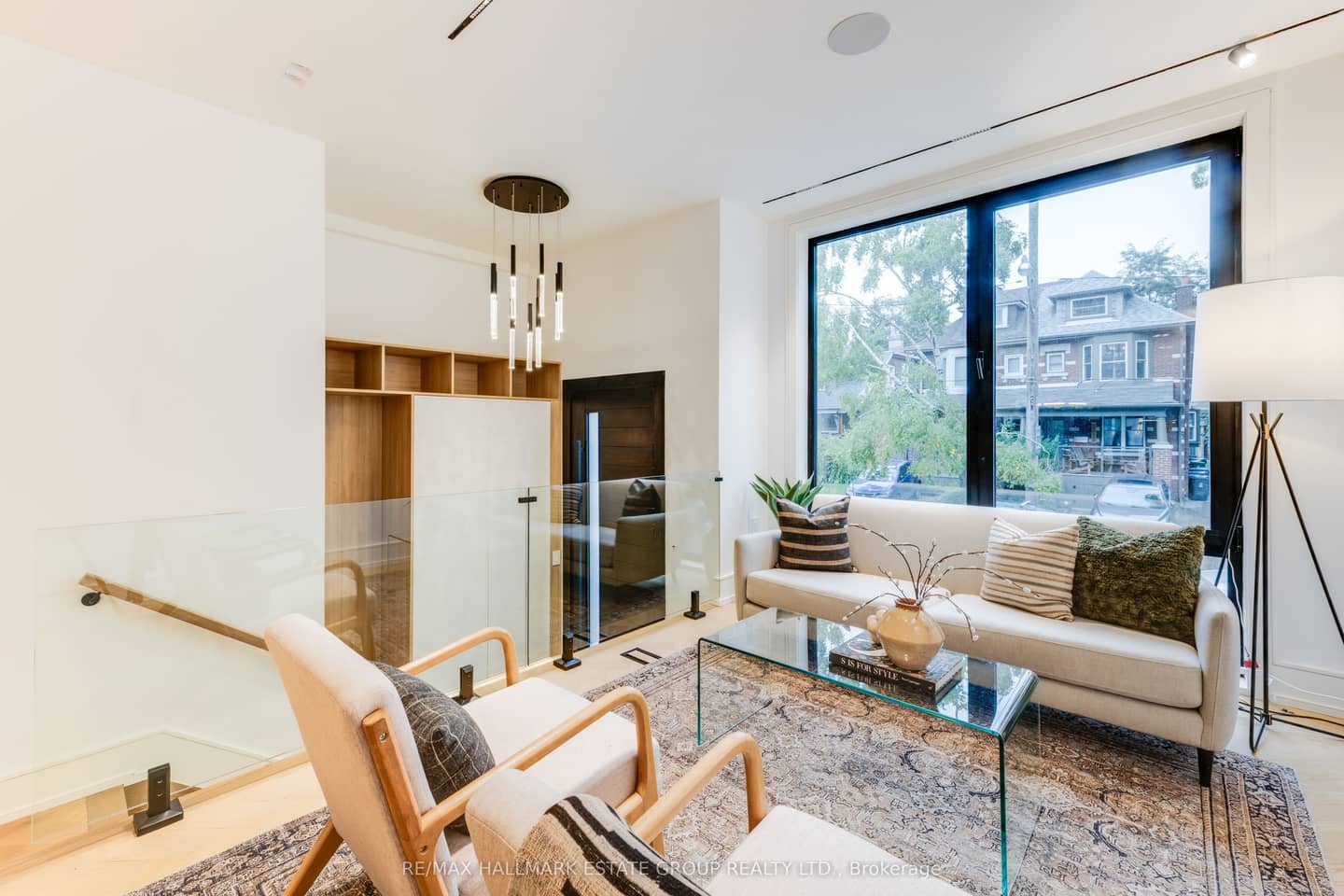 10 Wheeler Avenue, Toronto, ON M4L 3V2