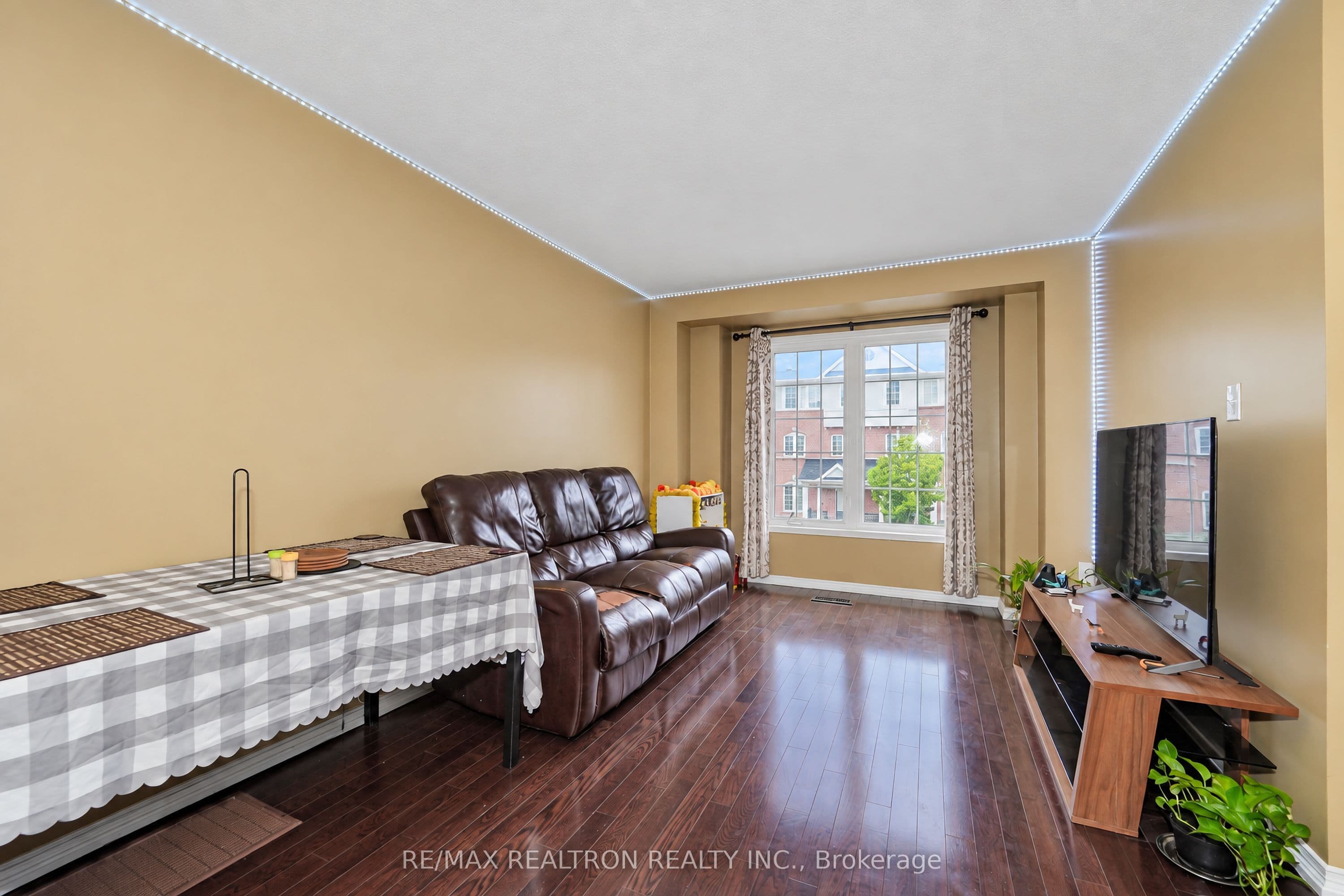 15 Blunden Road, Ajax, ON L1Z 0K9