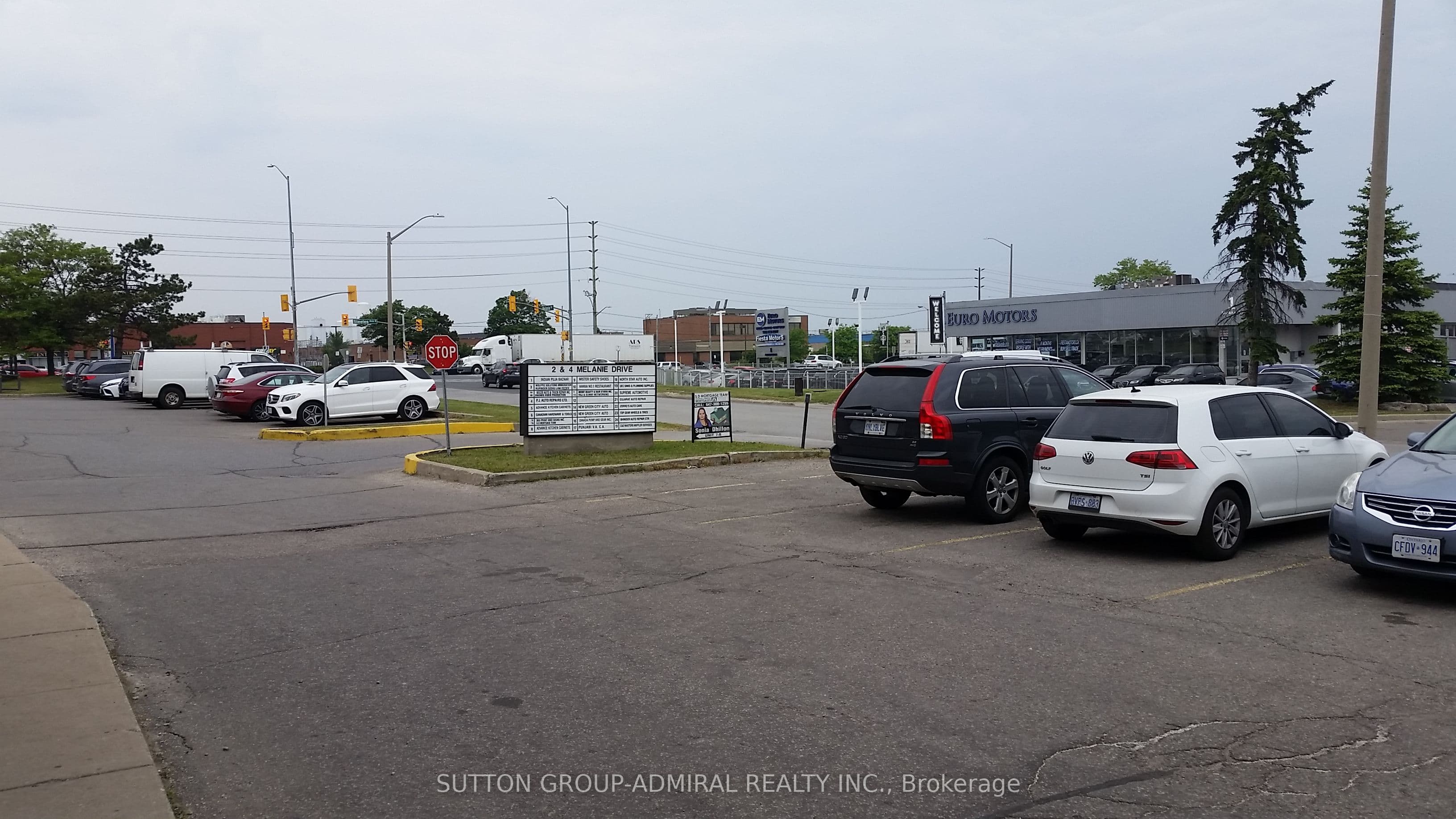 4 MELAINE Drive UNIT # 12, Brampton, ON L6T 4K8