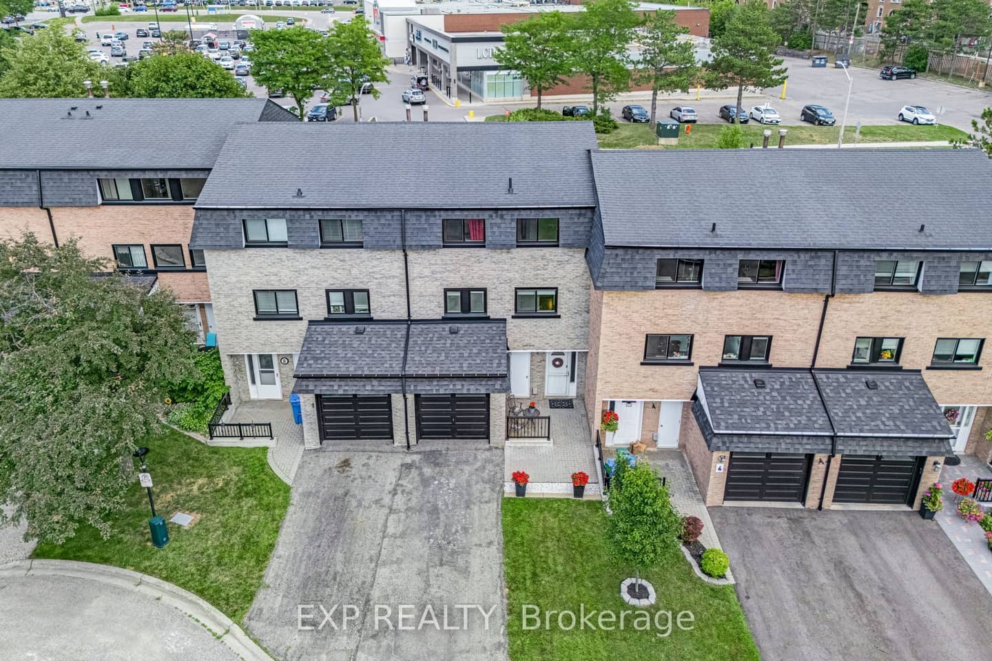 6 Poplar Crescent, Aurora, ON L4G 3M4