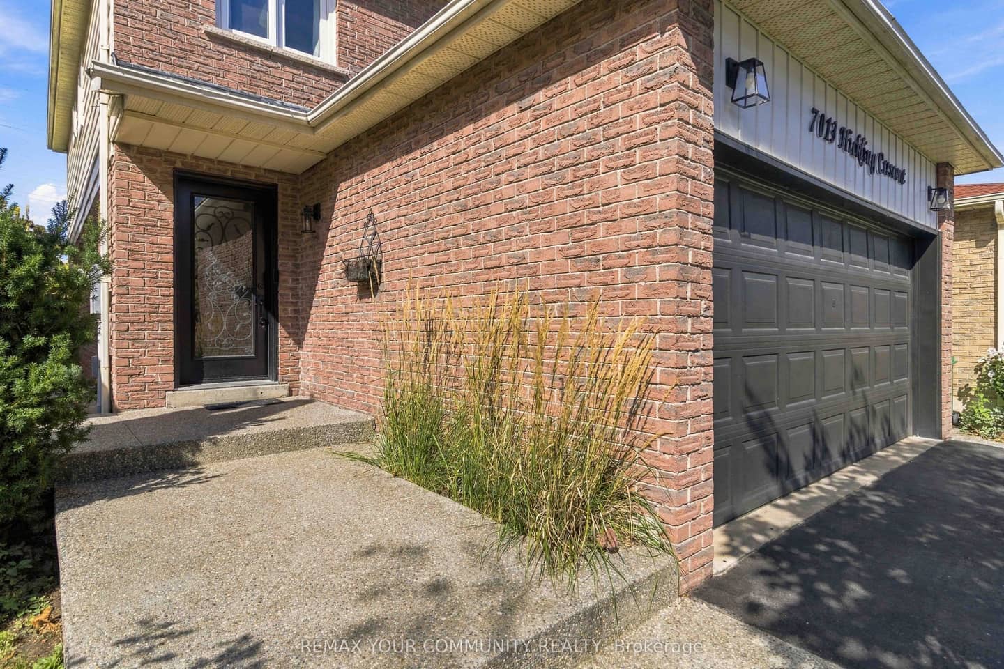 7013 Hickling Crescent, Mississauga, ON L5N 5A6