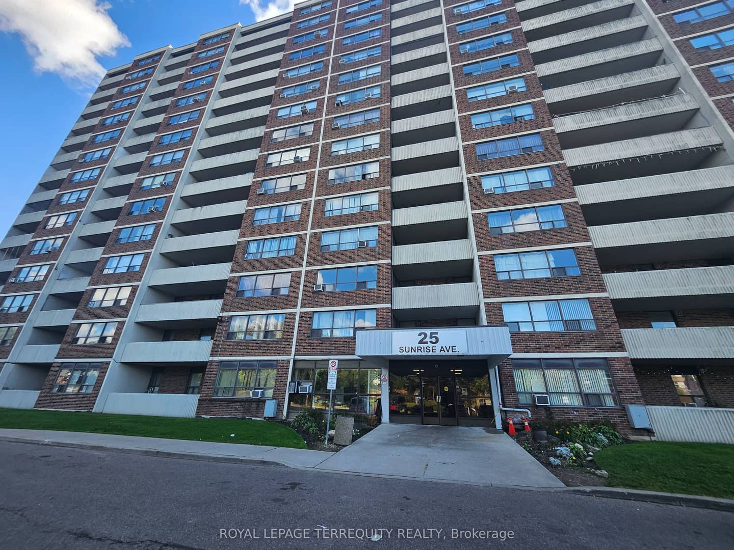 25 Sunrise Avenue 311, Toronto, ON M4A 2S2
