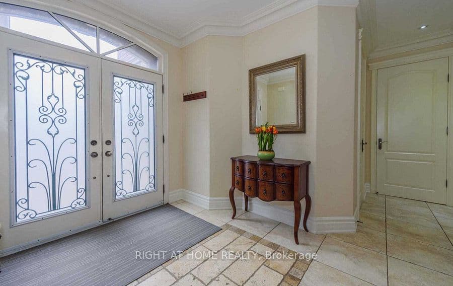 5A Pearson Avenue, Richmond Hill, ON L4C 7L6