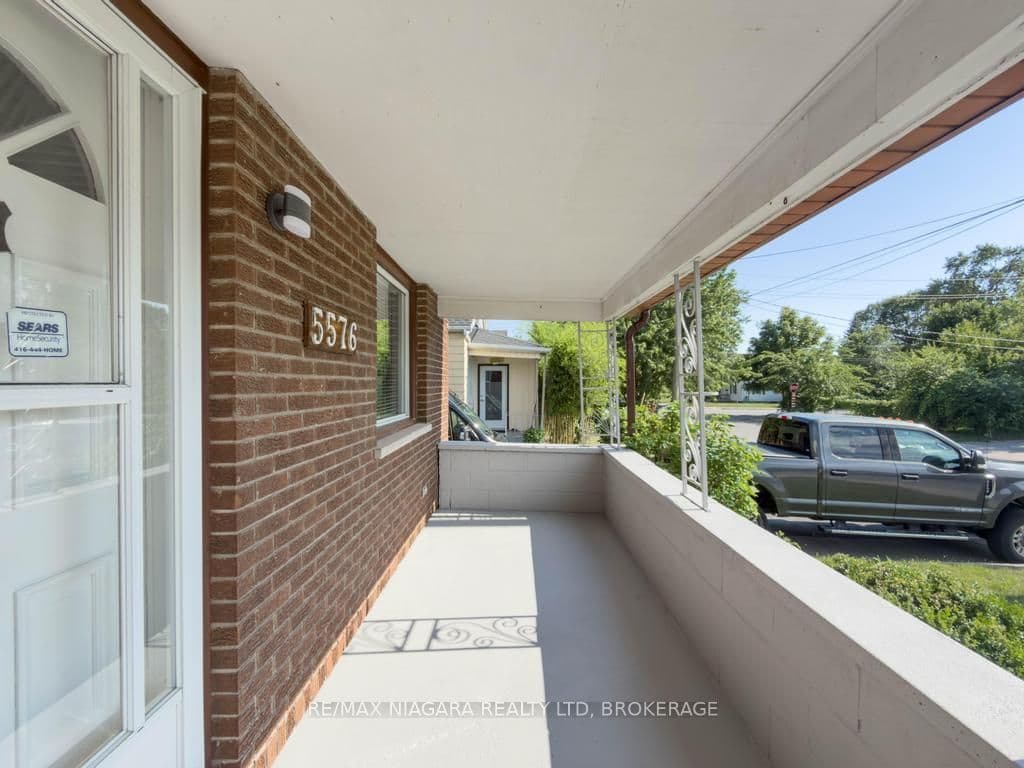 5576 Desson Avenue, Niagara Falls, ON L2G 3T1