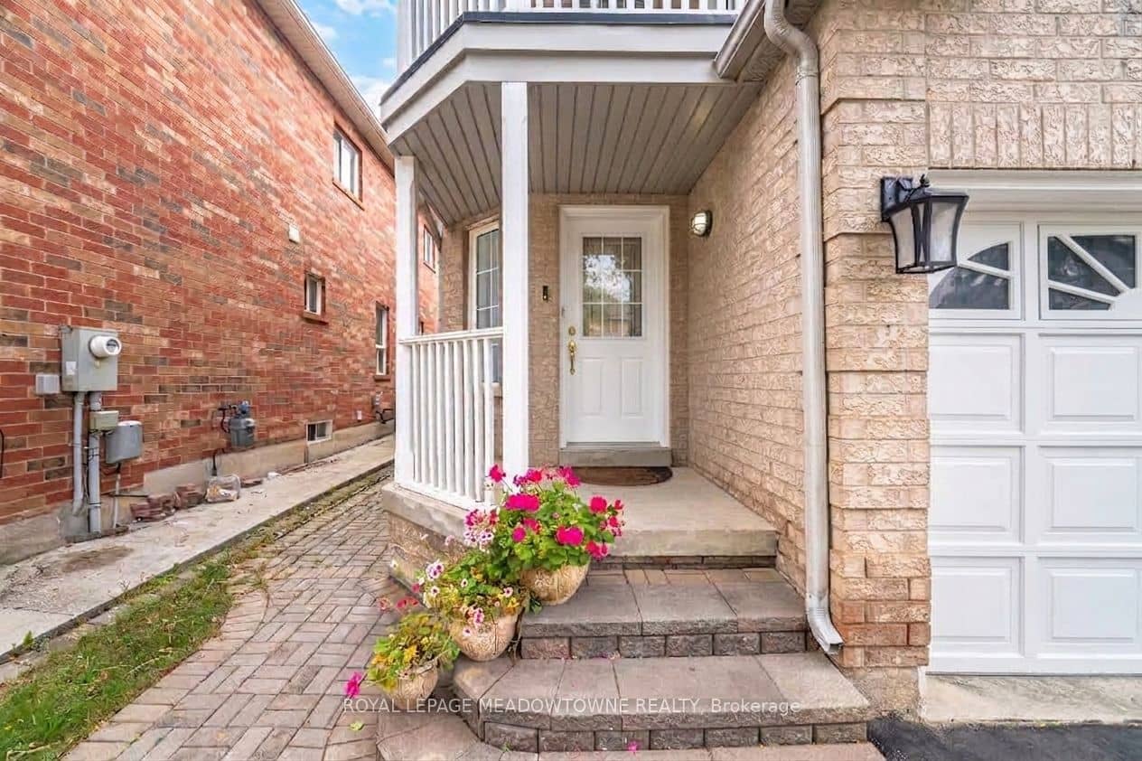 7 Secord Crescent, Brampton, ON L6X 4Z3