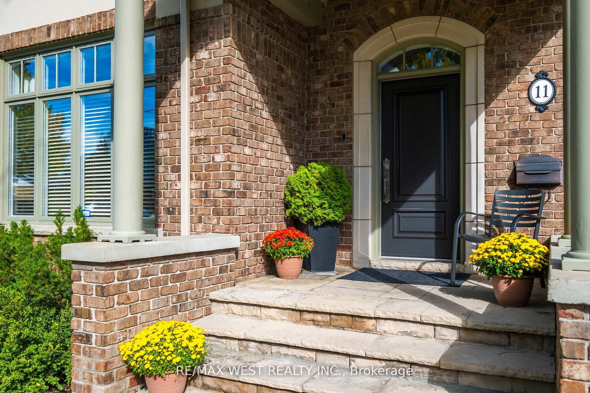 11 Tremont Road, Toronto, ON M9B 3X3