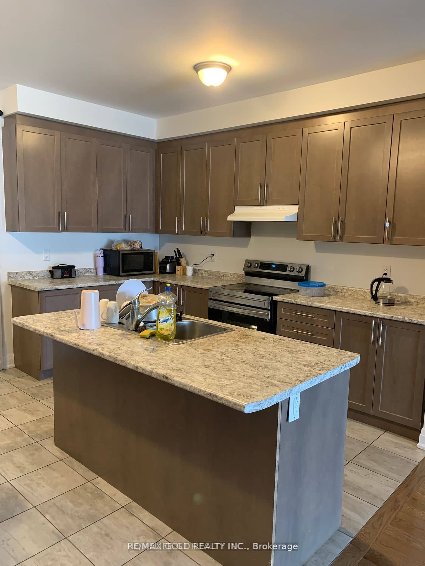 35 Dalbeattie Drive, Brampton, ON L6Y 6H7