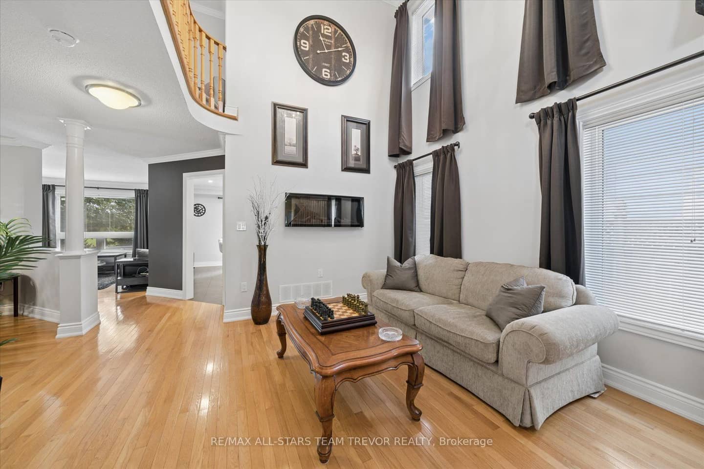 107 Joe Dales Drive, Georgina, ON L4P 4E5