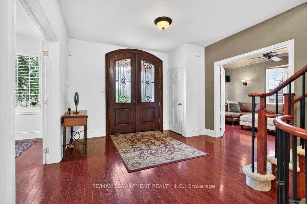 4278 Clubview Drive, Burlington, ON L7M 4X1