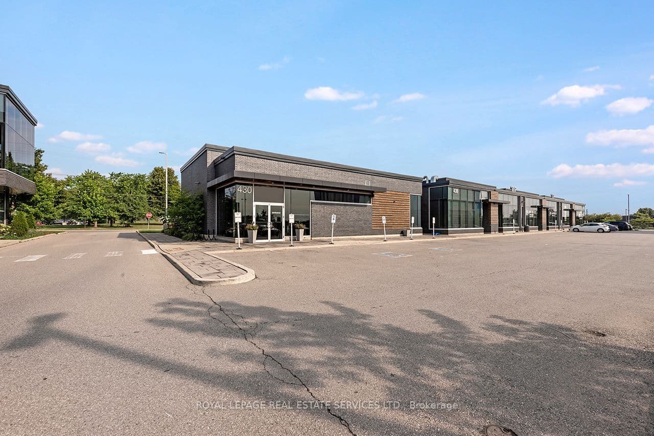 430 Iroquois Shore Road 1B, Oakville, ON L6H 0X7