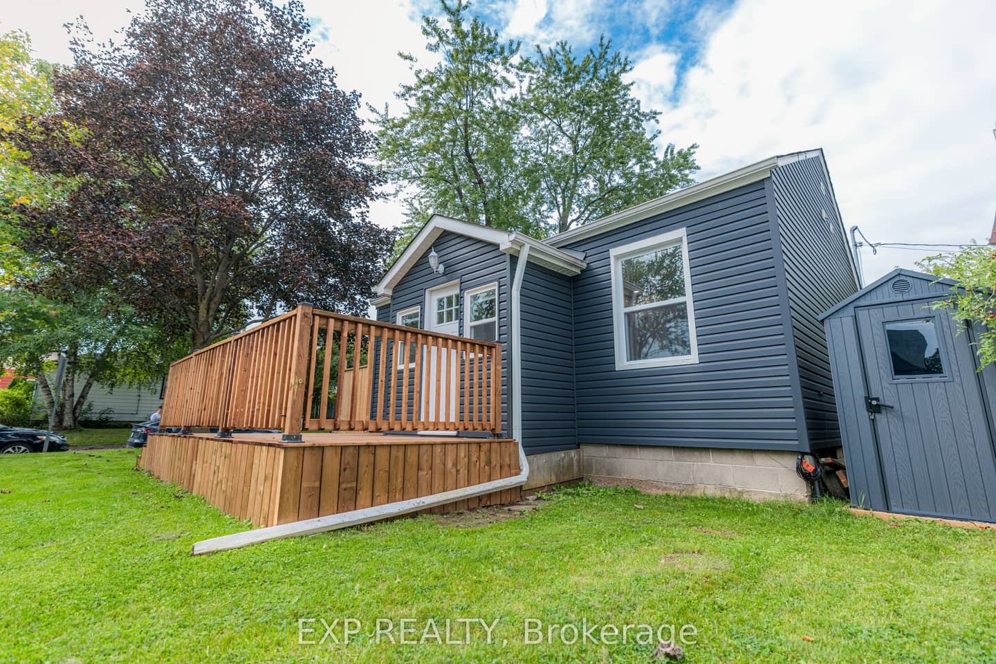 18 Nelson Avenue, Ajax, ON L1S 1Z7