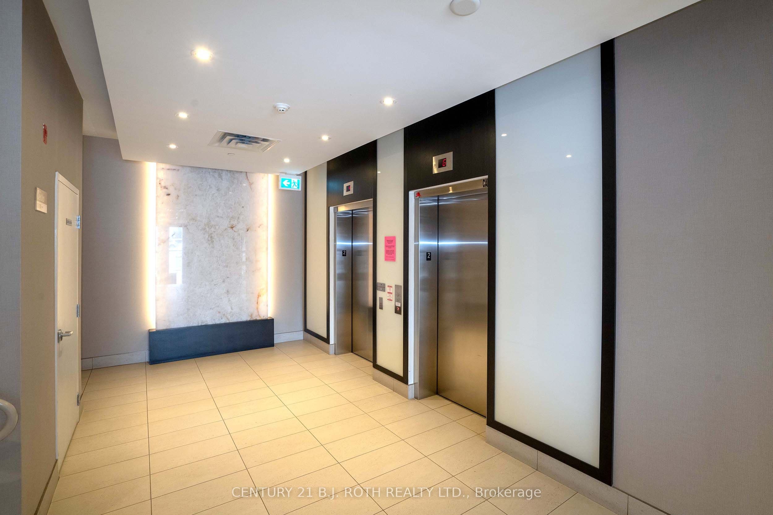 15277 Yonge Street S 313, Aurora, ON L4G 1Y3