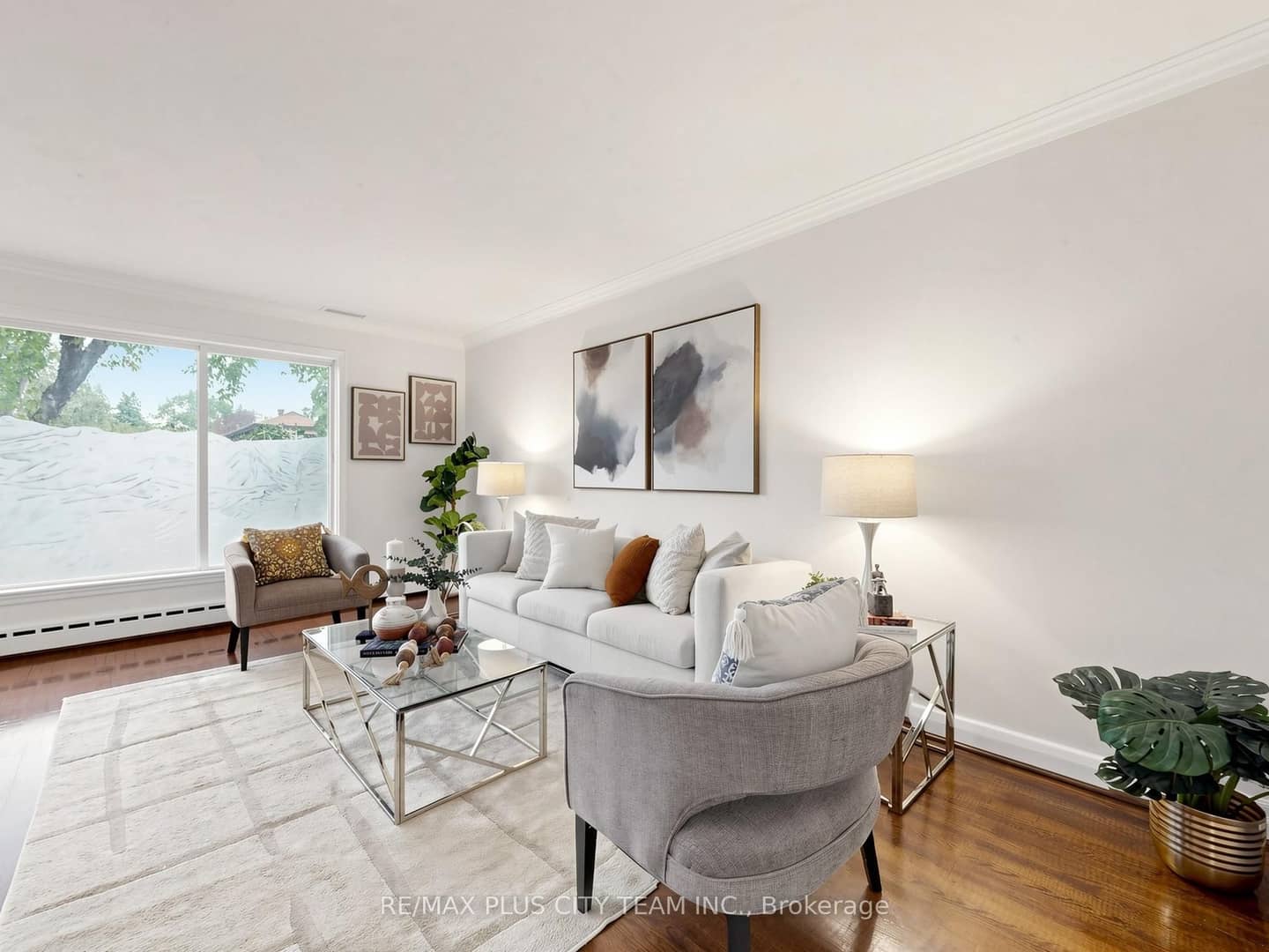 16 Holford Crescent, Toronto, ON M1T 1M1