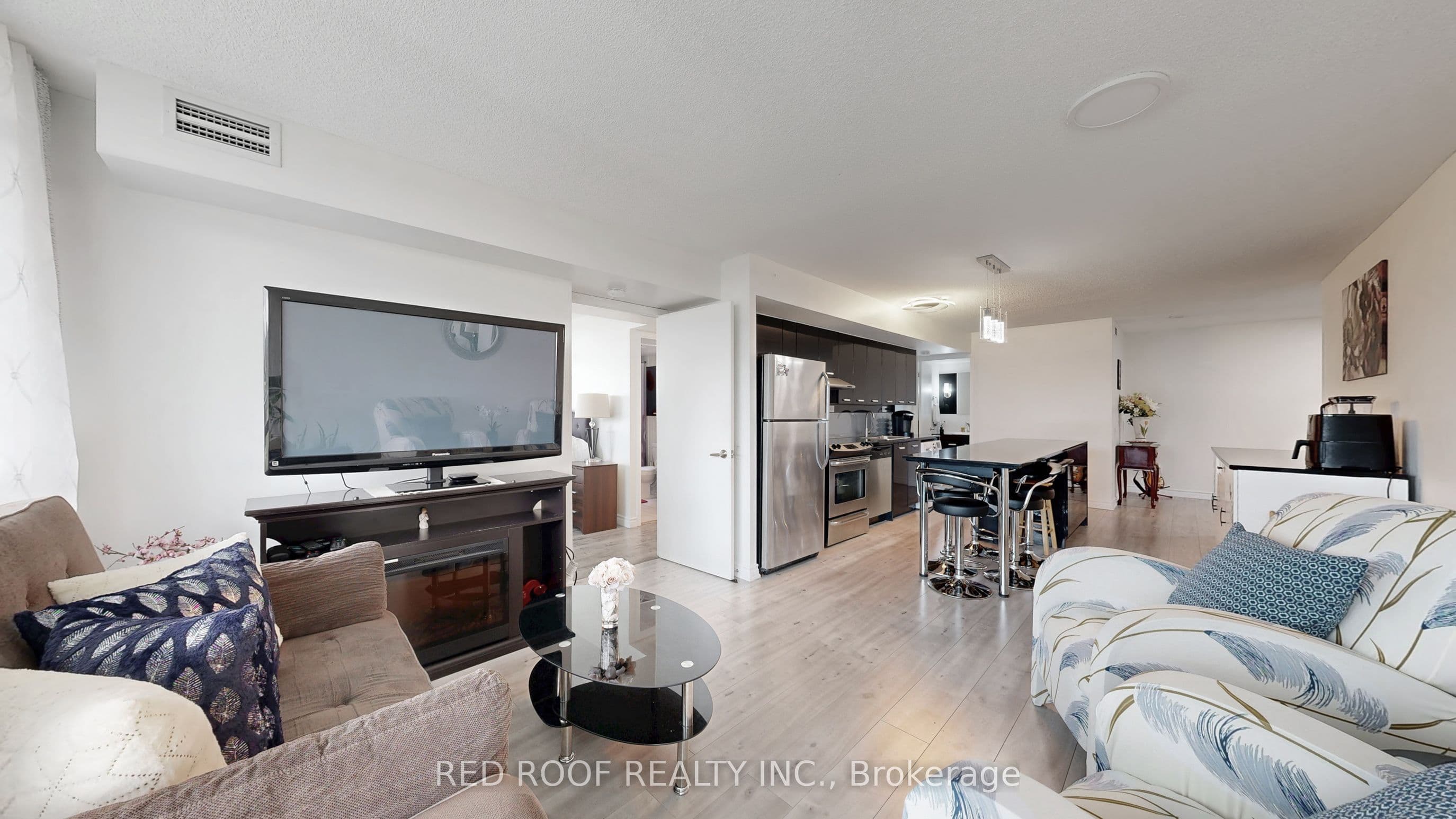 33 Singer Court 711, Toronto, ON M2K 0B4