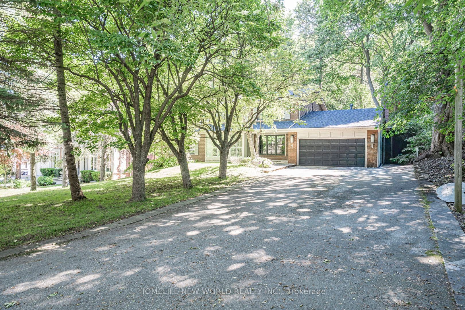 1 Campbell Crescent, Toronto, ON M2P 1P1