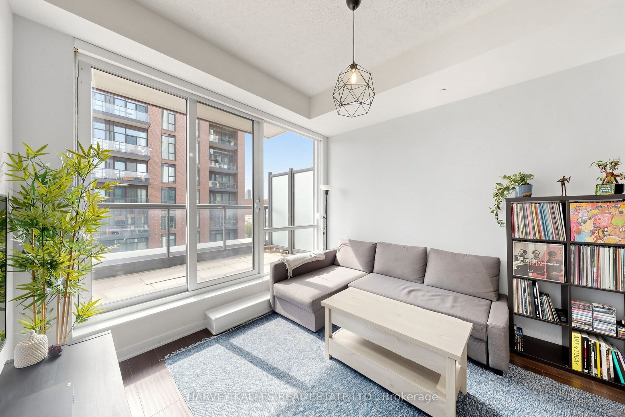 55 Regent Park Boulevard 419, Toronto, ON M5A 0C2