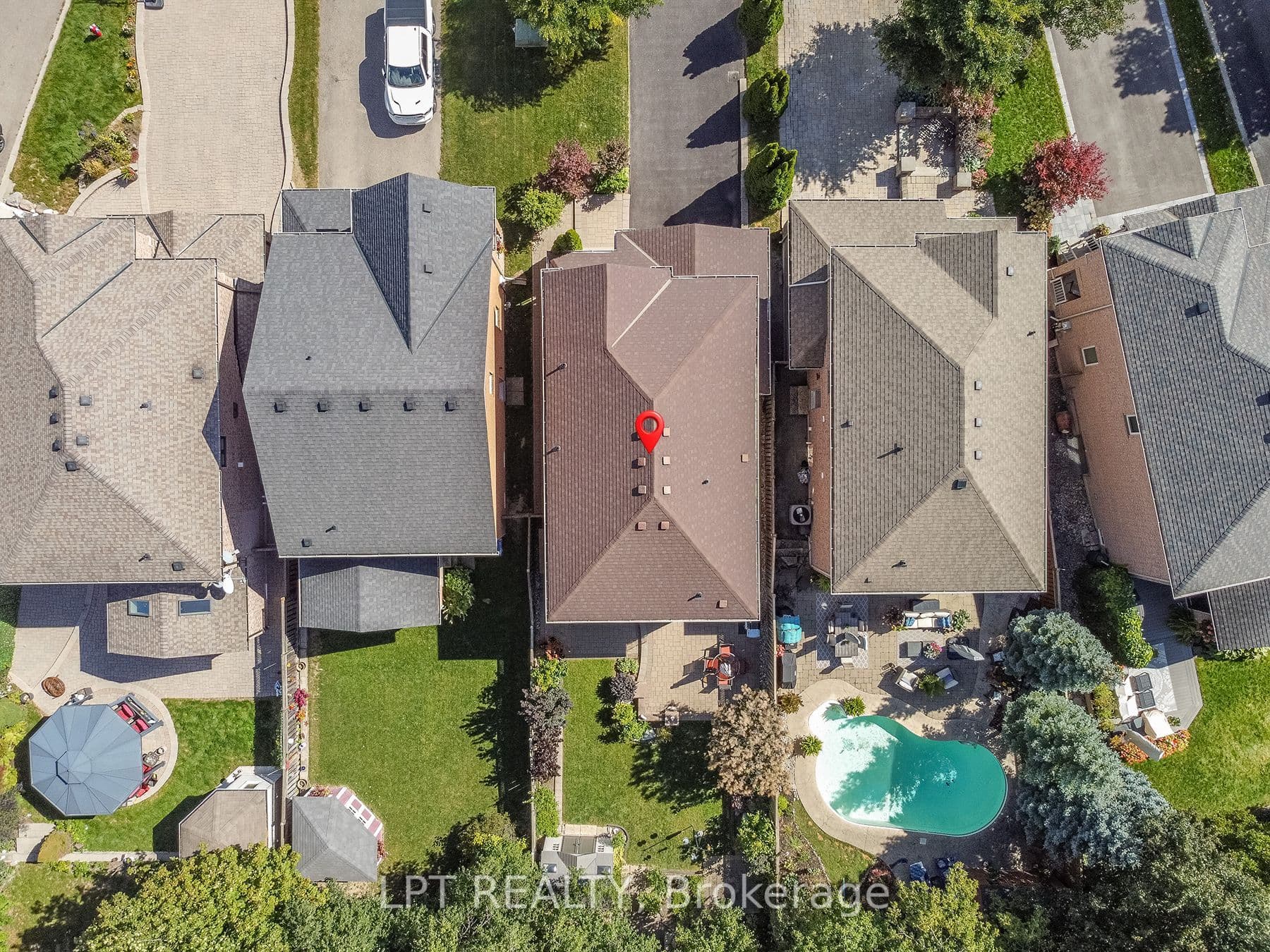 16 OAK GARDENS Court, Brampton, ON L6R 2Y6