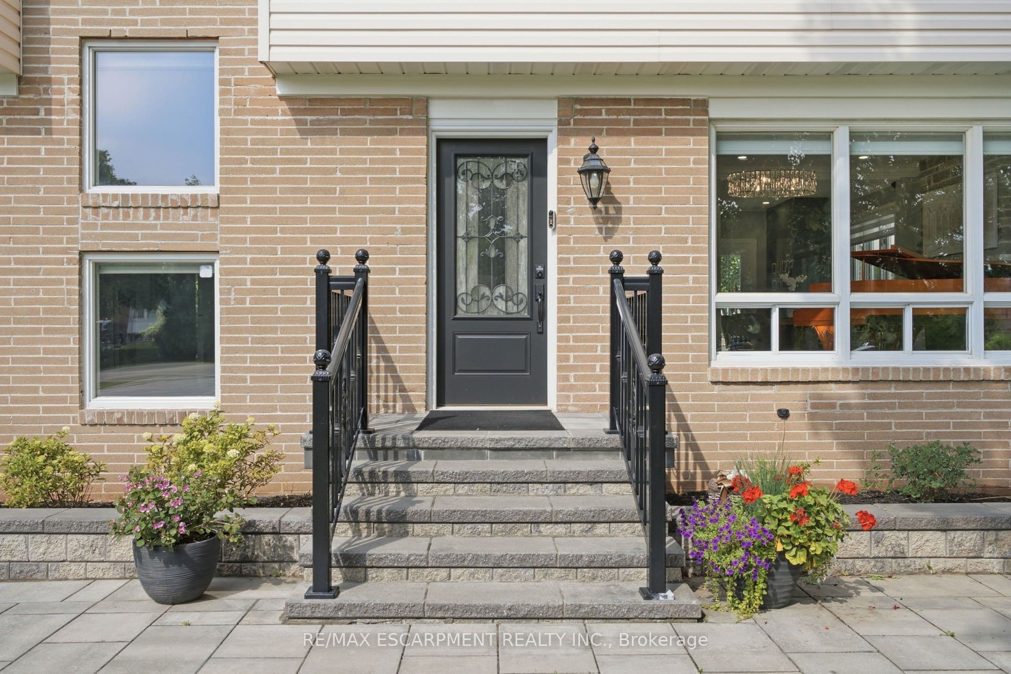 513 Maplehurst Avenue, Oakville, ON L6L 4Y8
