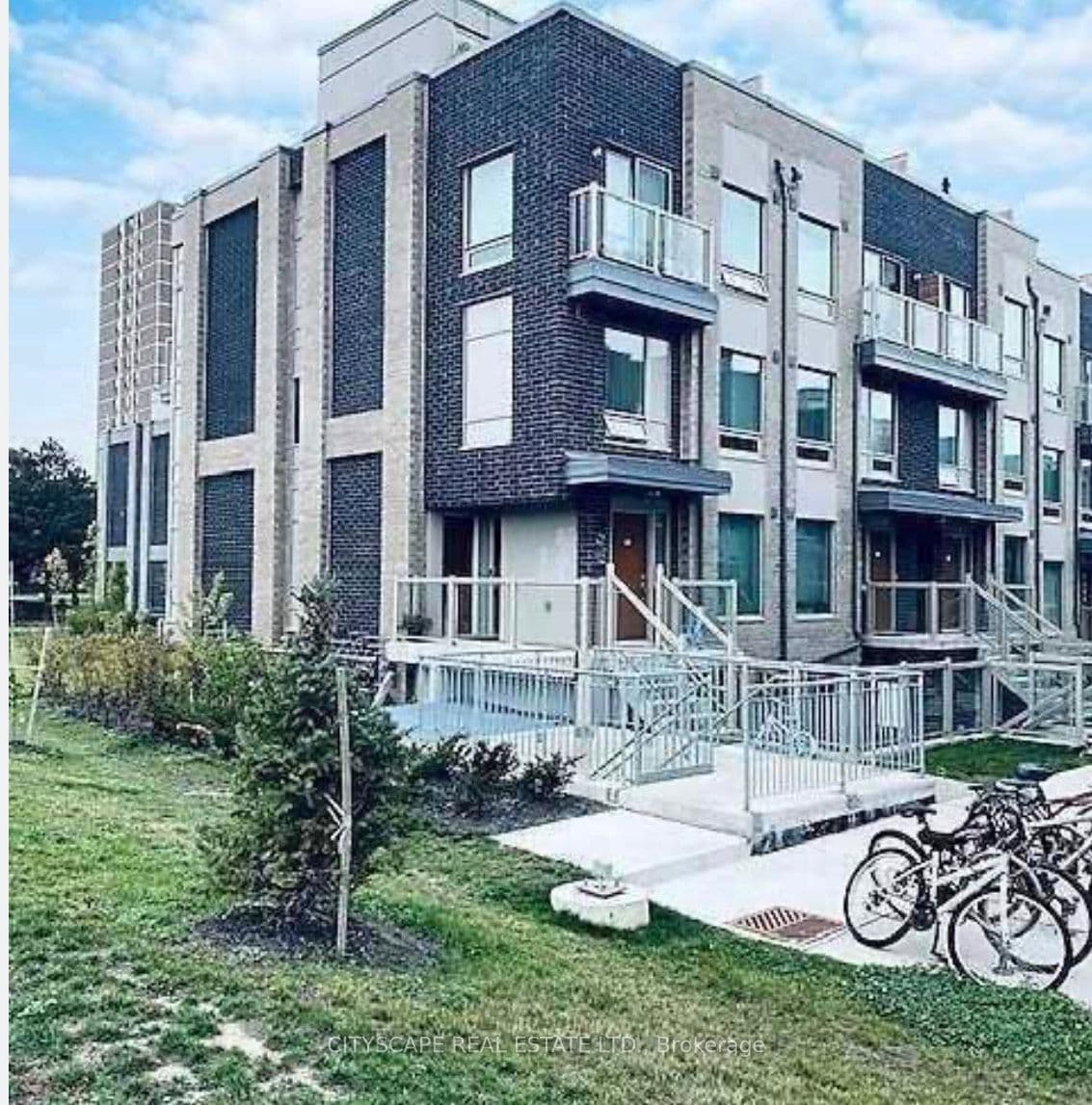 7 Applewood Lane 213, Toronto, ON M9C 0C1