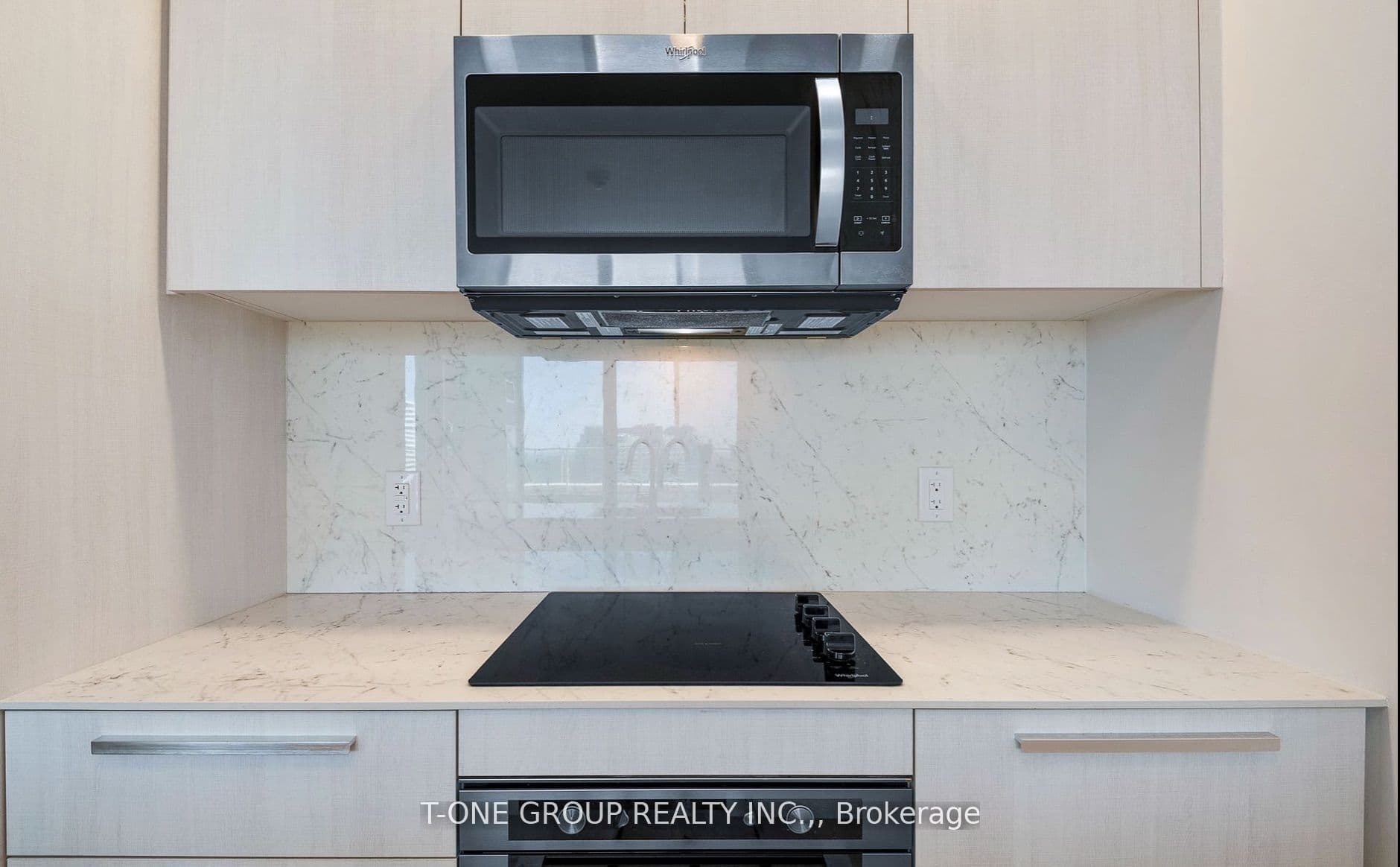 75 Canterbury Place Ph107, Toronto, ON M2N 0L2