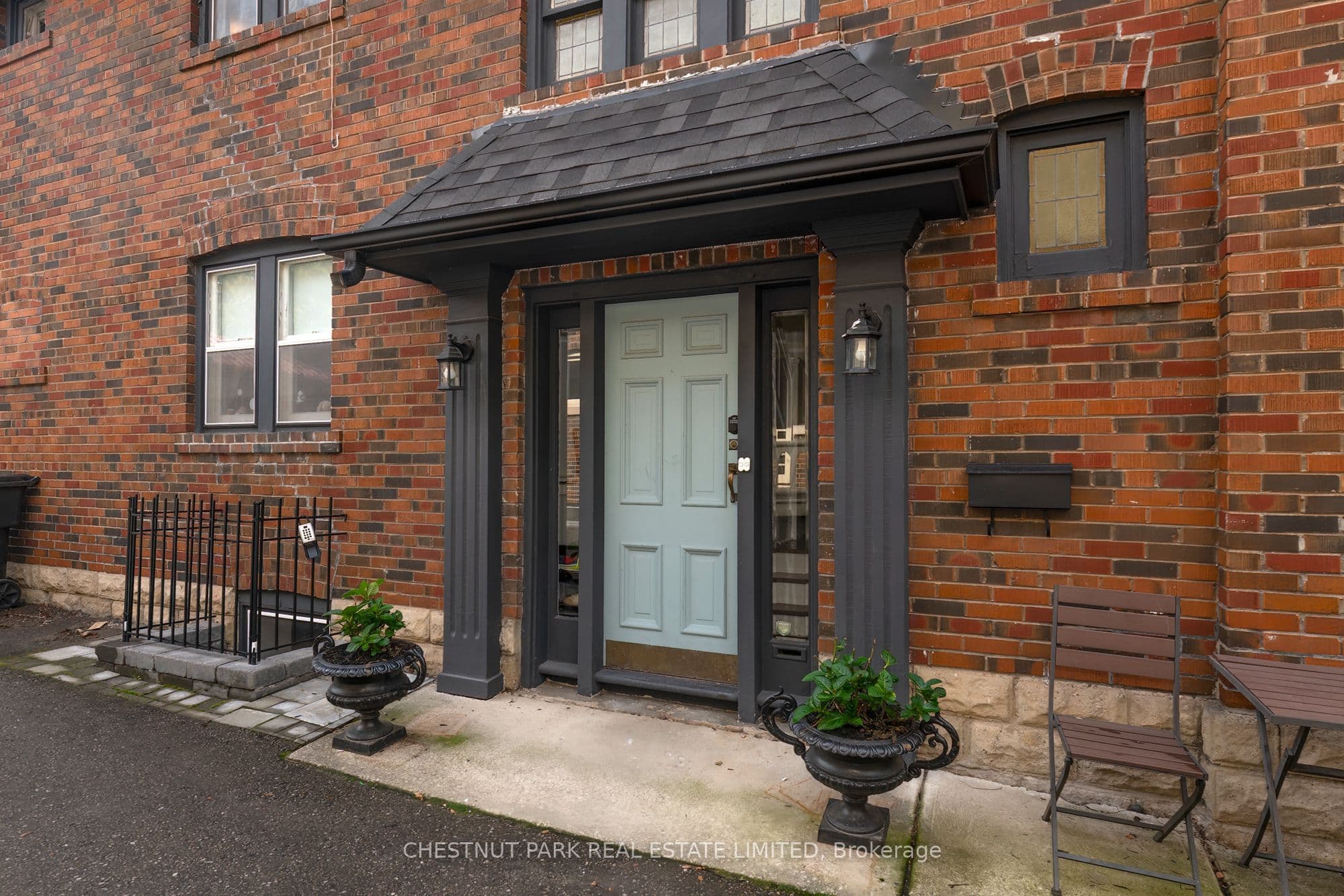 11 Rose Park Crescent Upper, Toronto, ON M4T 1P8