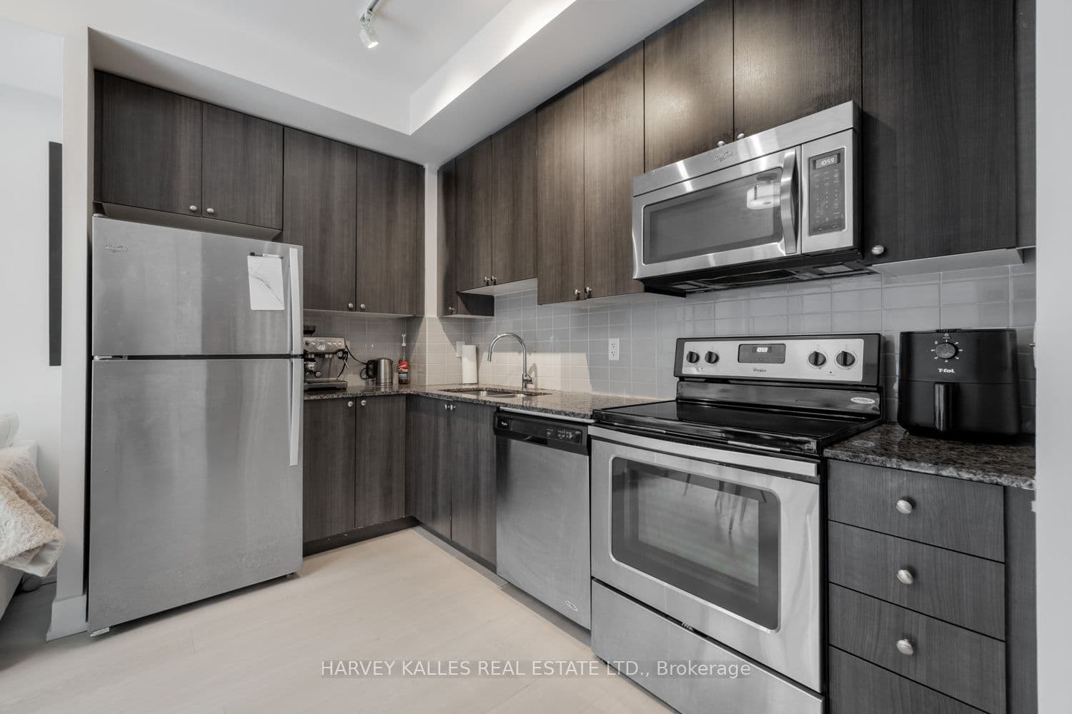 68 Merton Street 202, Toronto, ON M4S 1A1