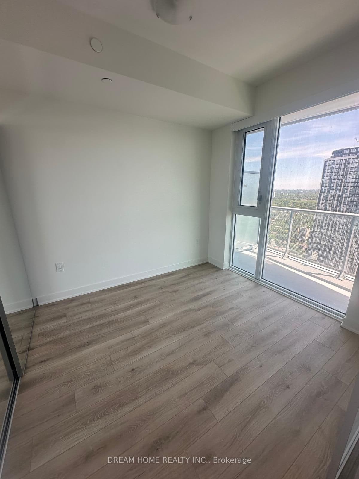 100 Dalhousie Street 4106, Toronto, ON M5B 0C7