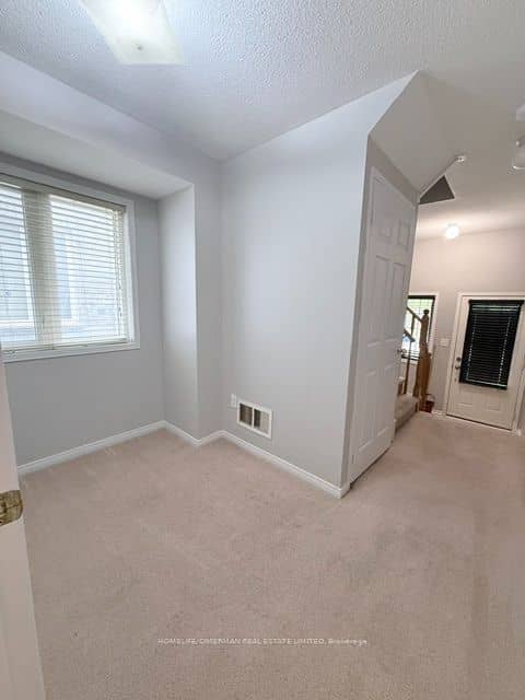 35 Linnell Street, Ajax, ON L1Z 0K8