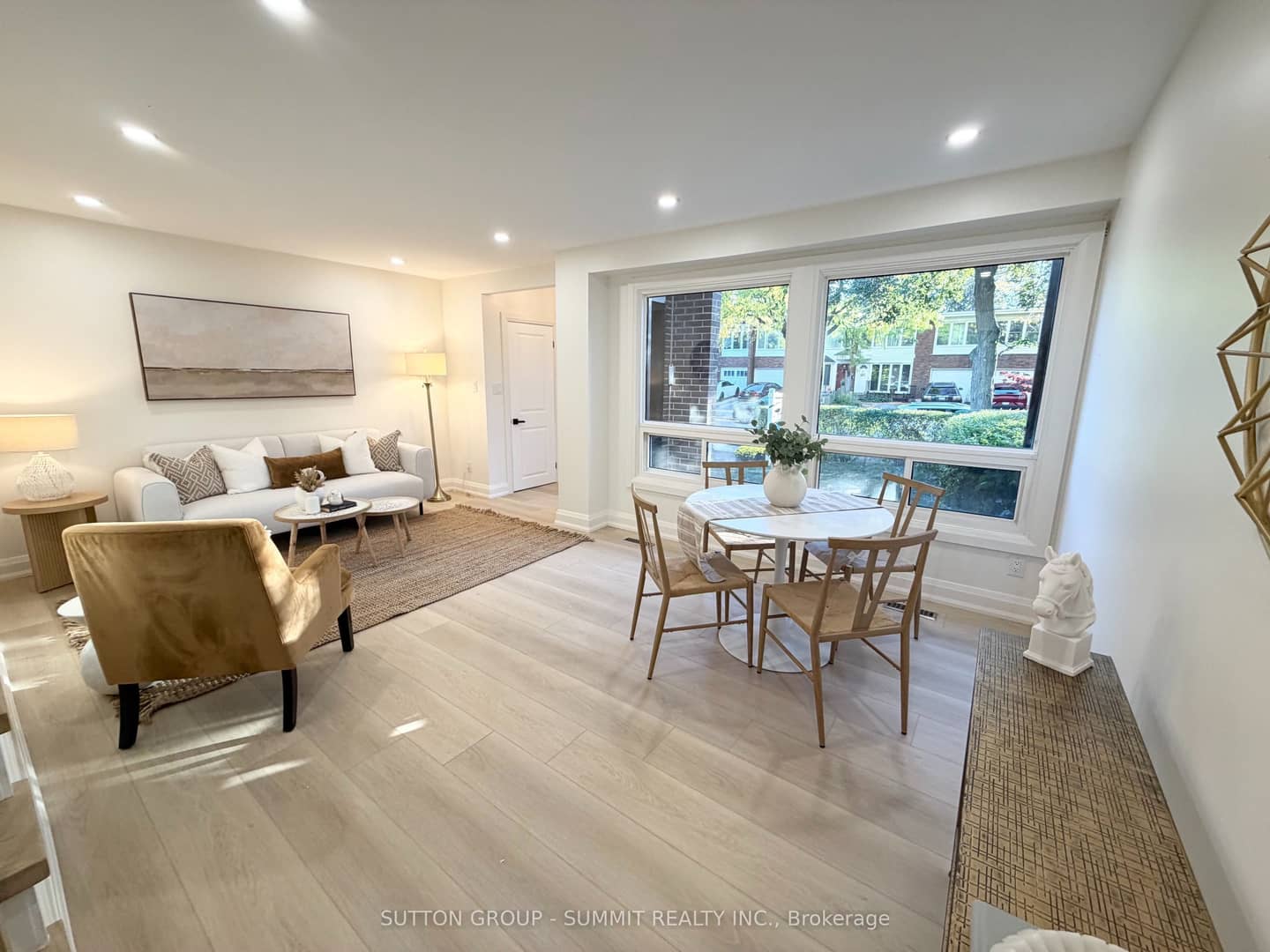 2379 Maryvale Court, Burlington, ON L7P 2P1