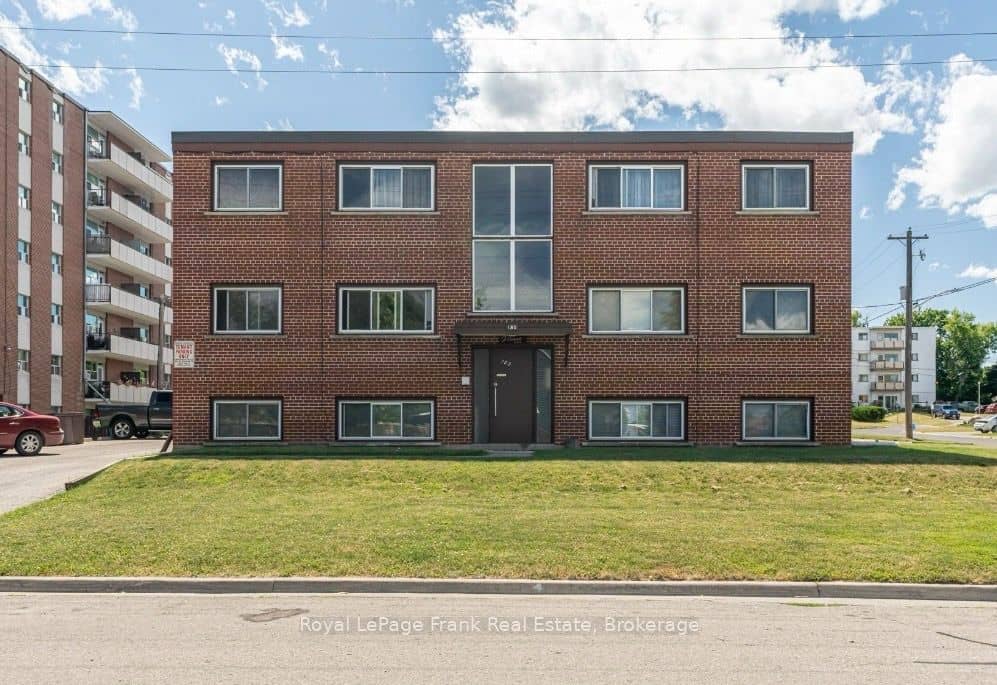 180 Nipigon Street, Oshawa, ON L1J 4N5
