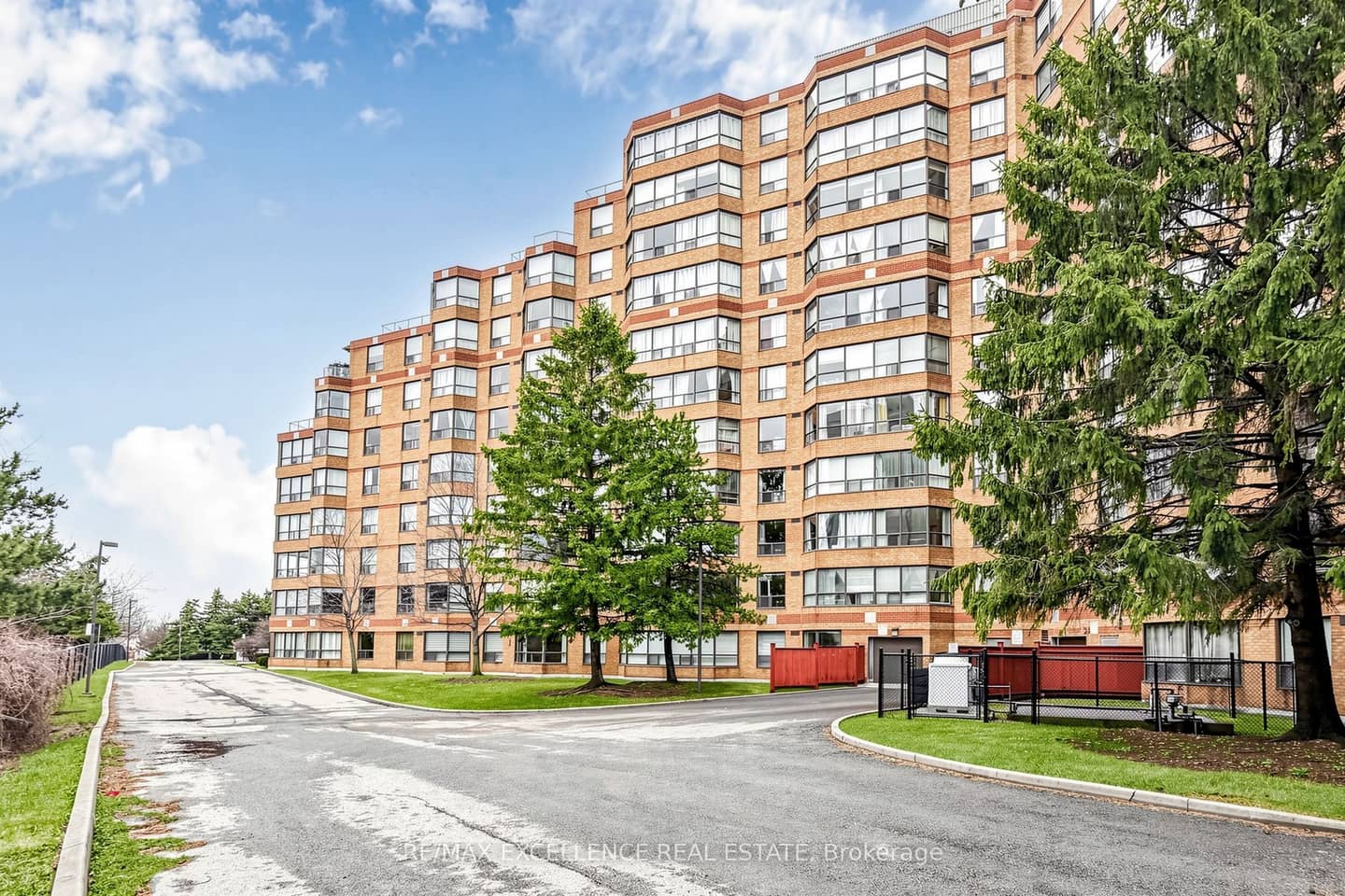 6 Humberline Drive 524, Toronto, ON M9W 6X8