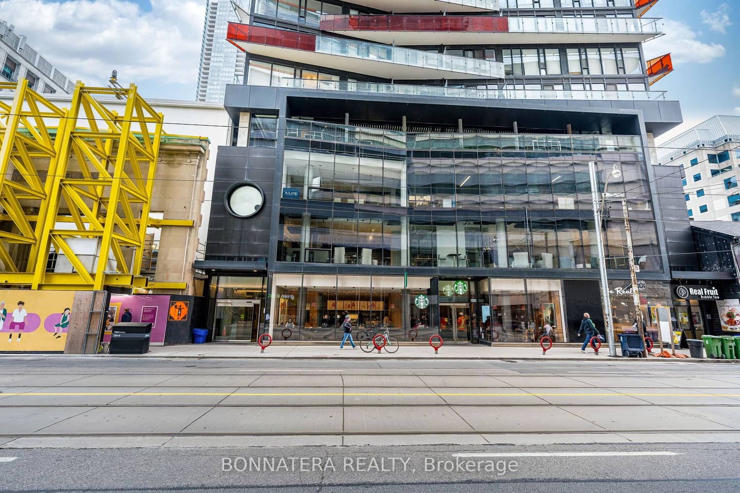 215 Queen Street W 1110, Toronto, ON M5V 0P5