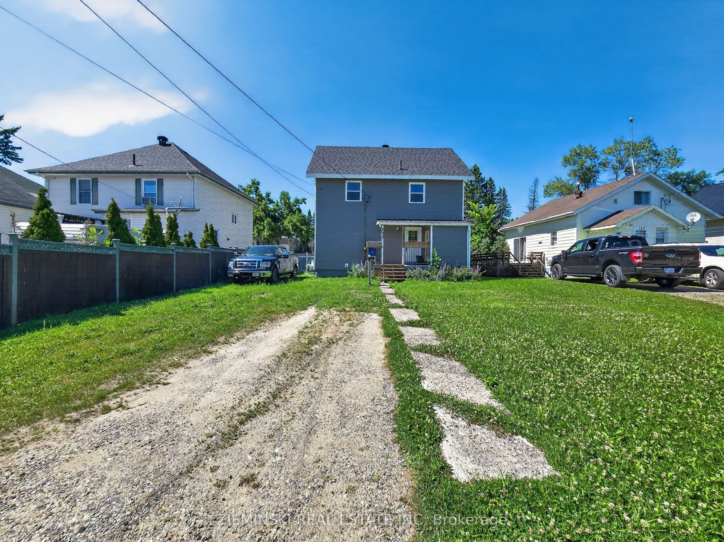 137 Cambridge Avenue, Iroquois Falls, ON P0K 1E0