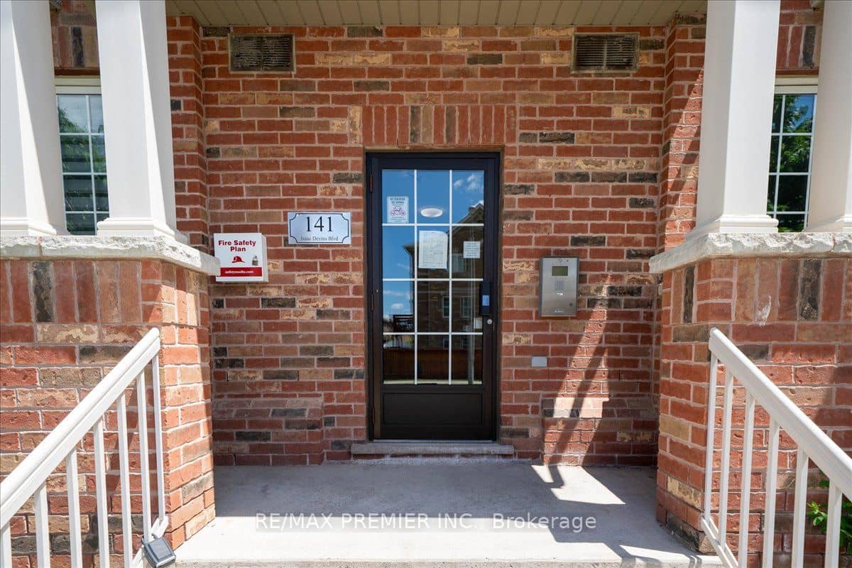141 Isaac Devins Boulevard 8, Toronto, ON M9M 0C4