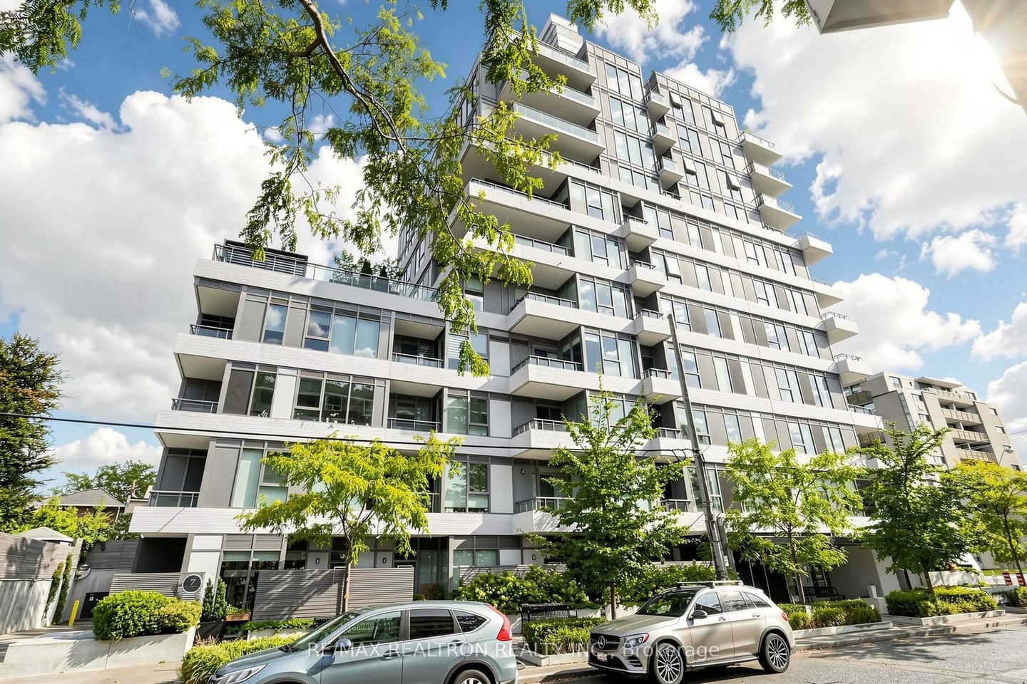 1 Cardiff Road 308, Toronto, ON M4P 0G2