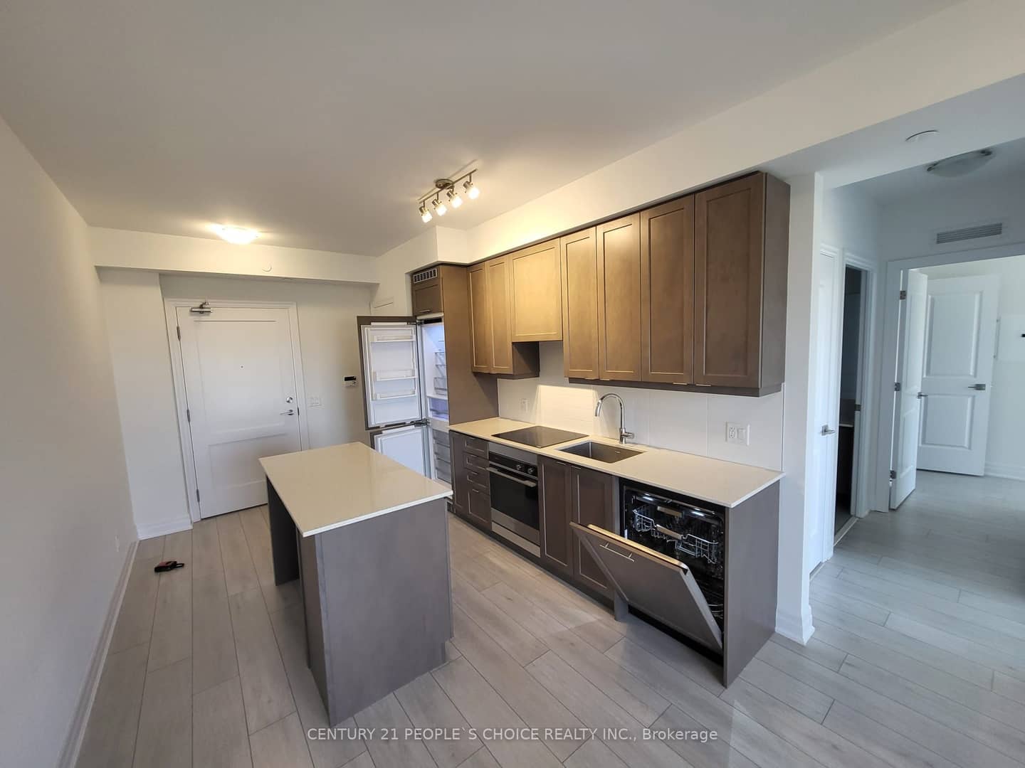 30 Elm Drive W 1102, Mississauga, ON L5B 1L9