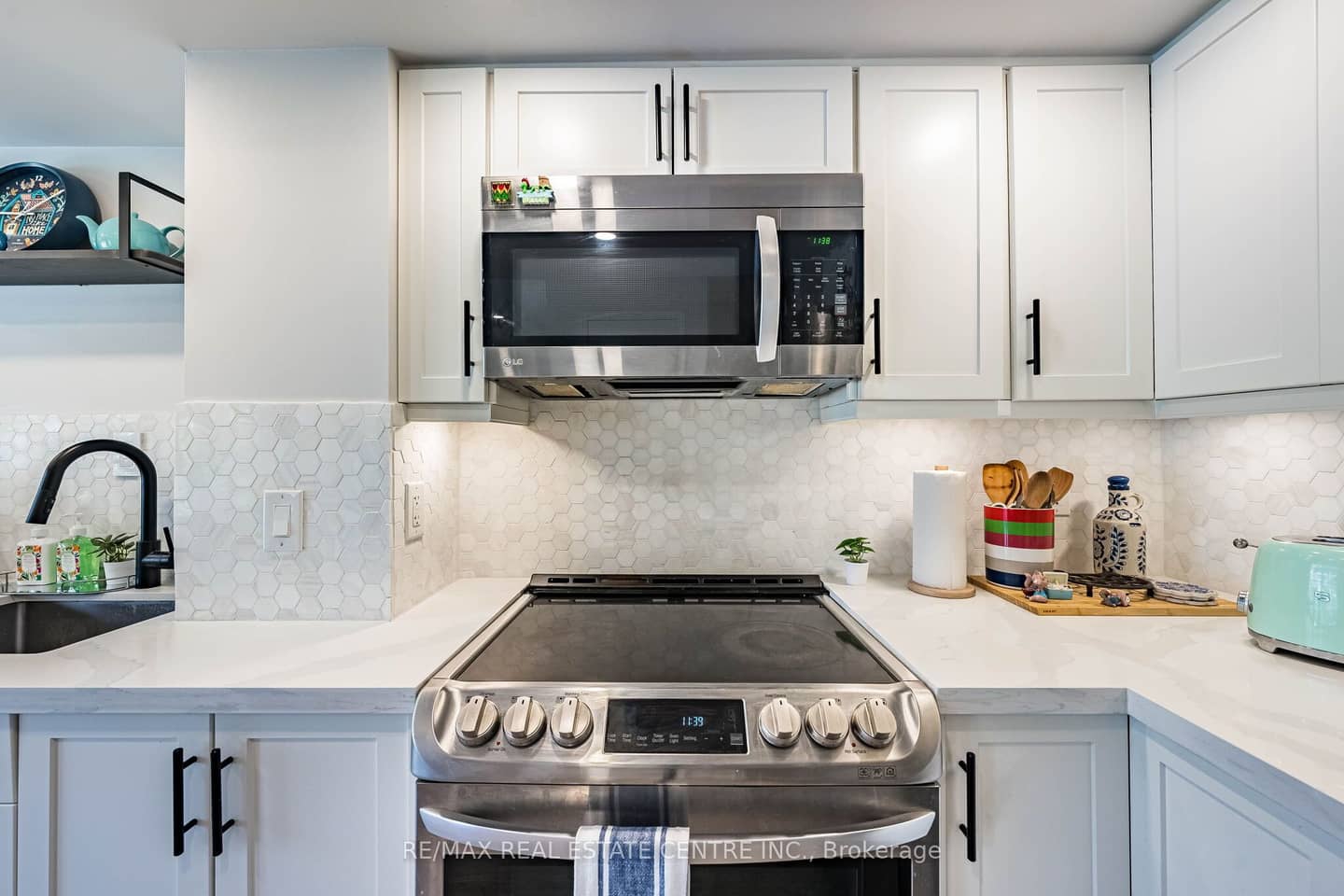 16 Laidlaw Street 920, Toronto, ON M6K 1X2