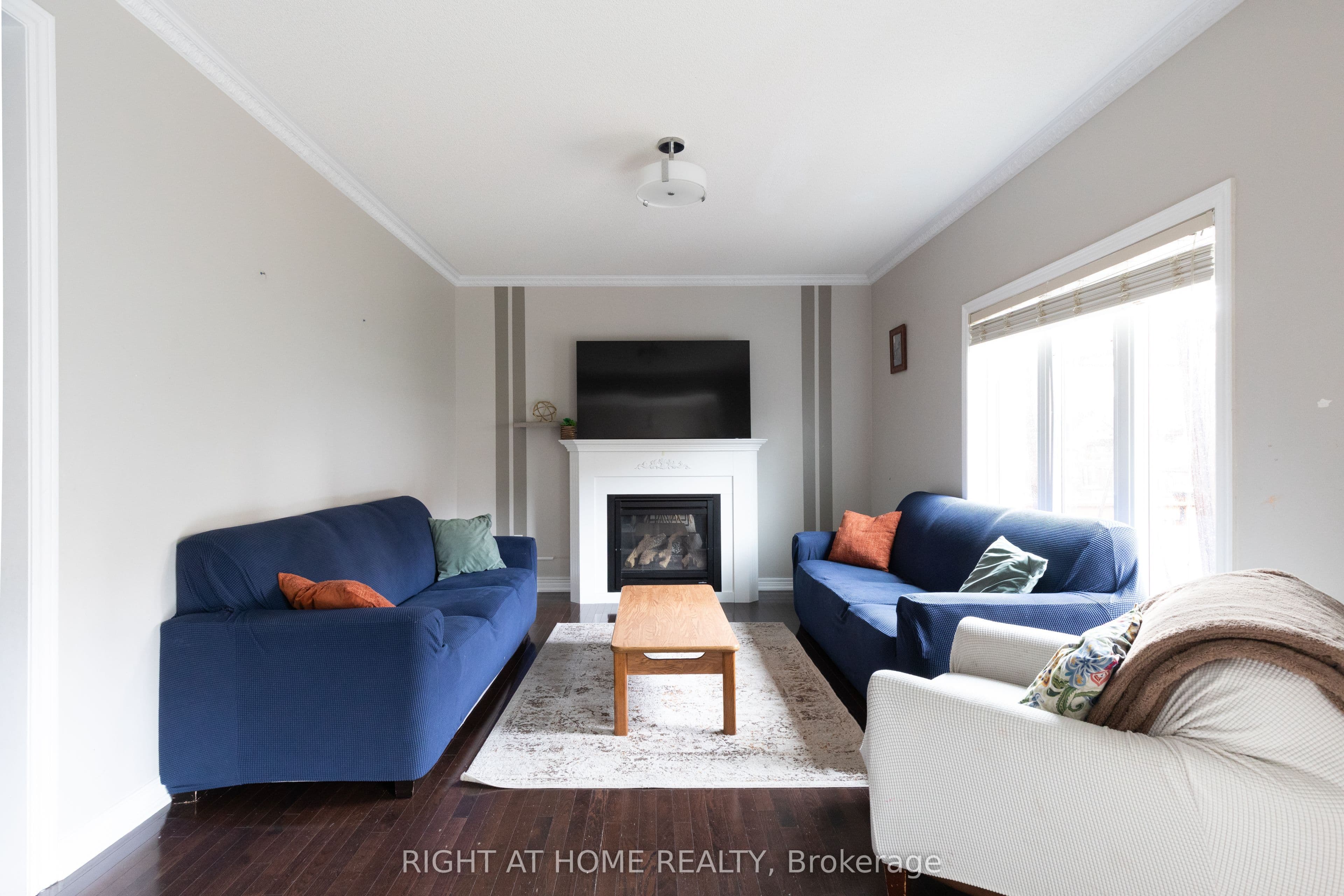 182 Maurier Boulevard, Vaughan, ON L6A 0V2