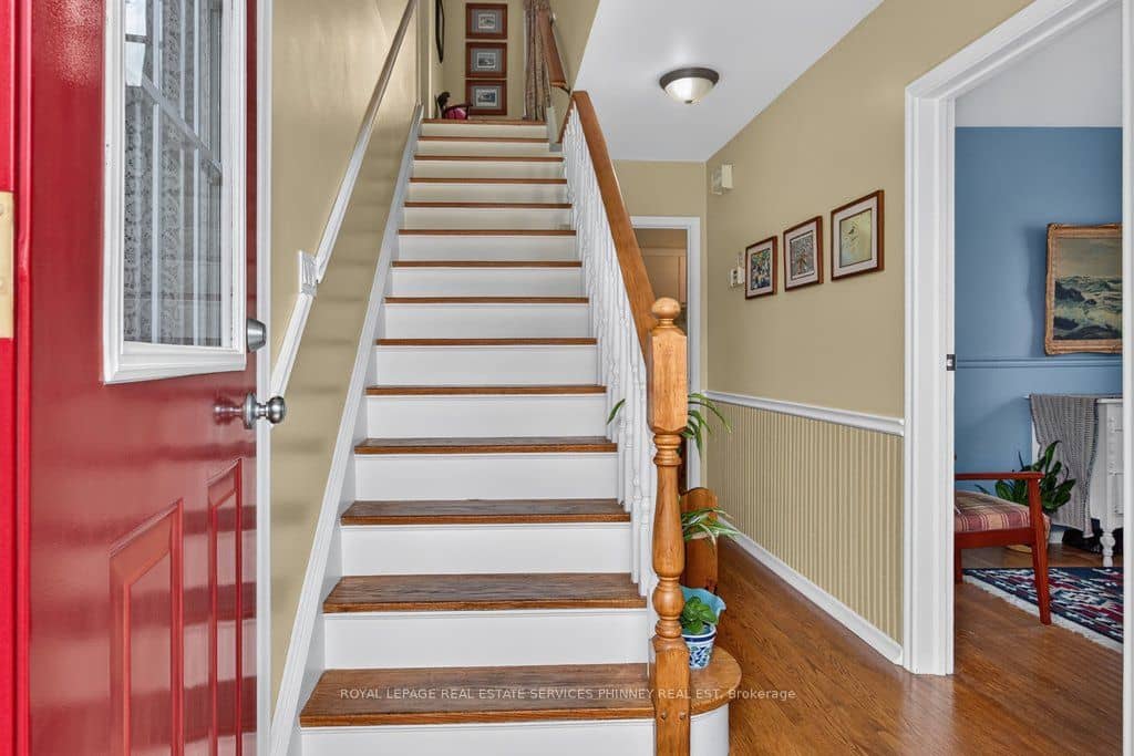 487 Wildwood Drive, Oakville, ON L6K 1V1