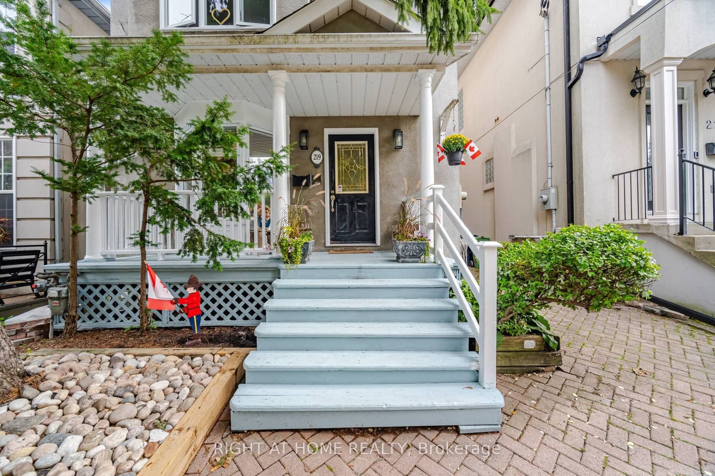 219 Broadway Avenue, Toronto, ON M4P 1W1