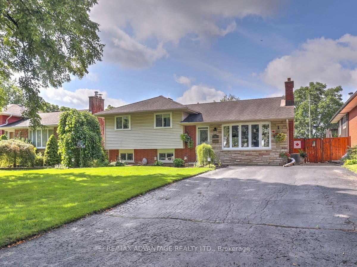 45 Agincourt Gardens, London South, ON N5Z 4E5