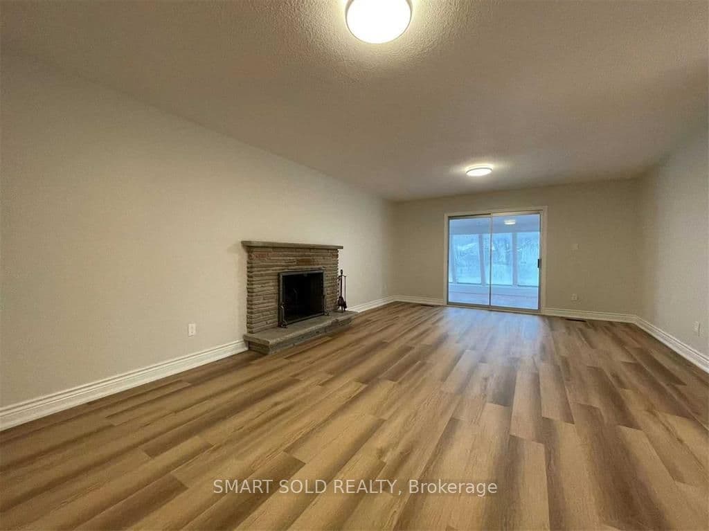9 Salinger Court Ground & Lower, Toronto, ON M2J 3R8
