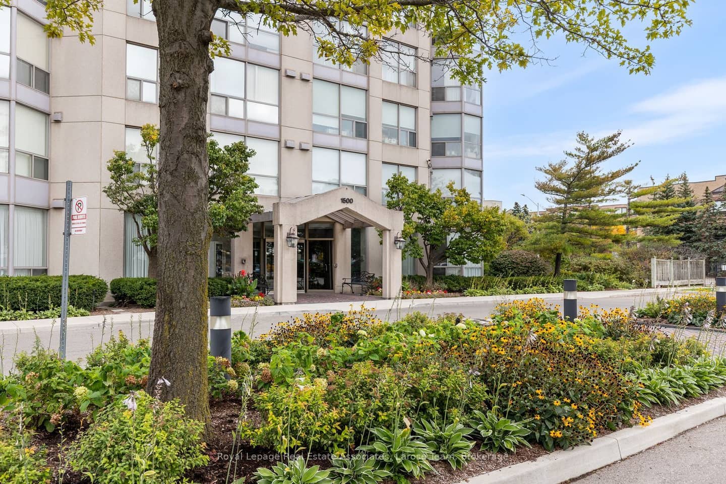 1500 Grazia Court 607, Mississauga, ON L4W 4Z9