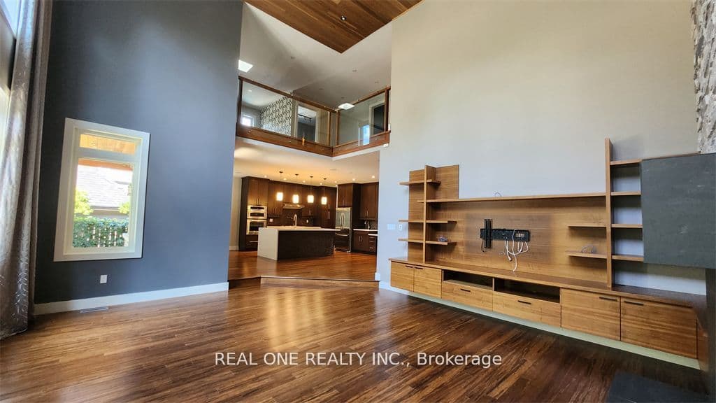 531 Jeanette Drive, Oakville, ON L6K 1M9
