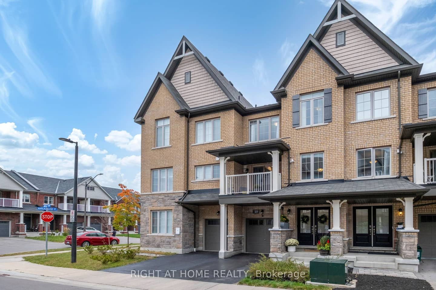 41 Amulet Way, Whitby, ON L1R 0R5