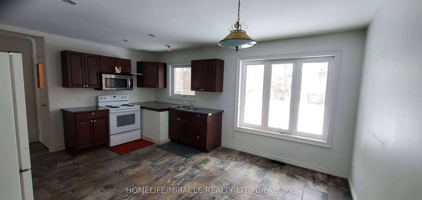 544 Gillmoss Road, Pickering, ON L1W 3J4