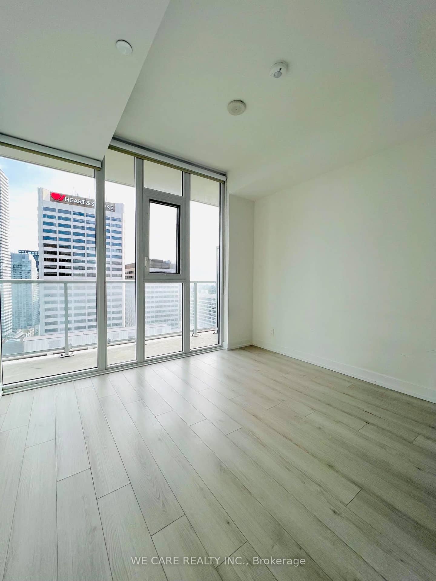 33 Helendale Avenue 2208, Toronto, ON M4R 0A4