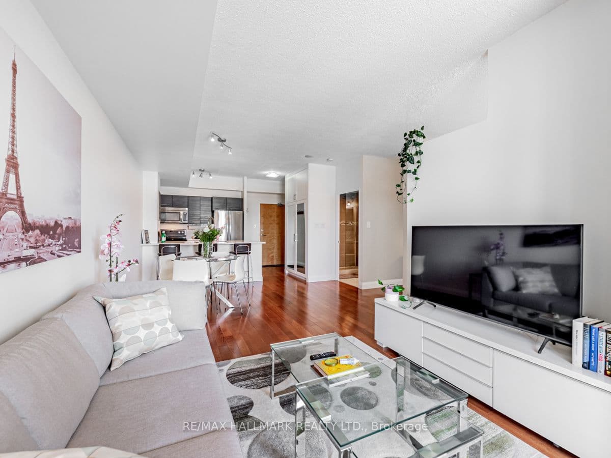 39 Parliament Street 1102, Toronto, ON M5A 4R2