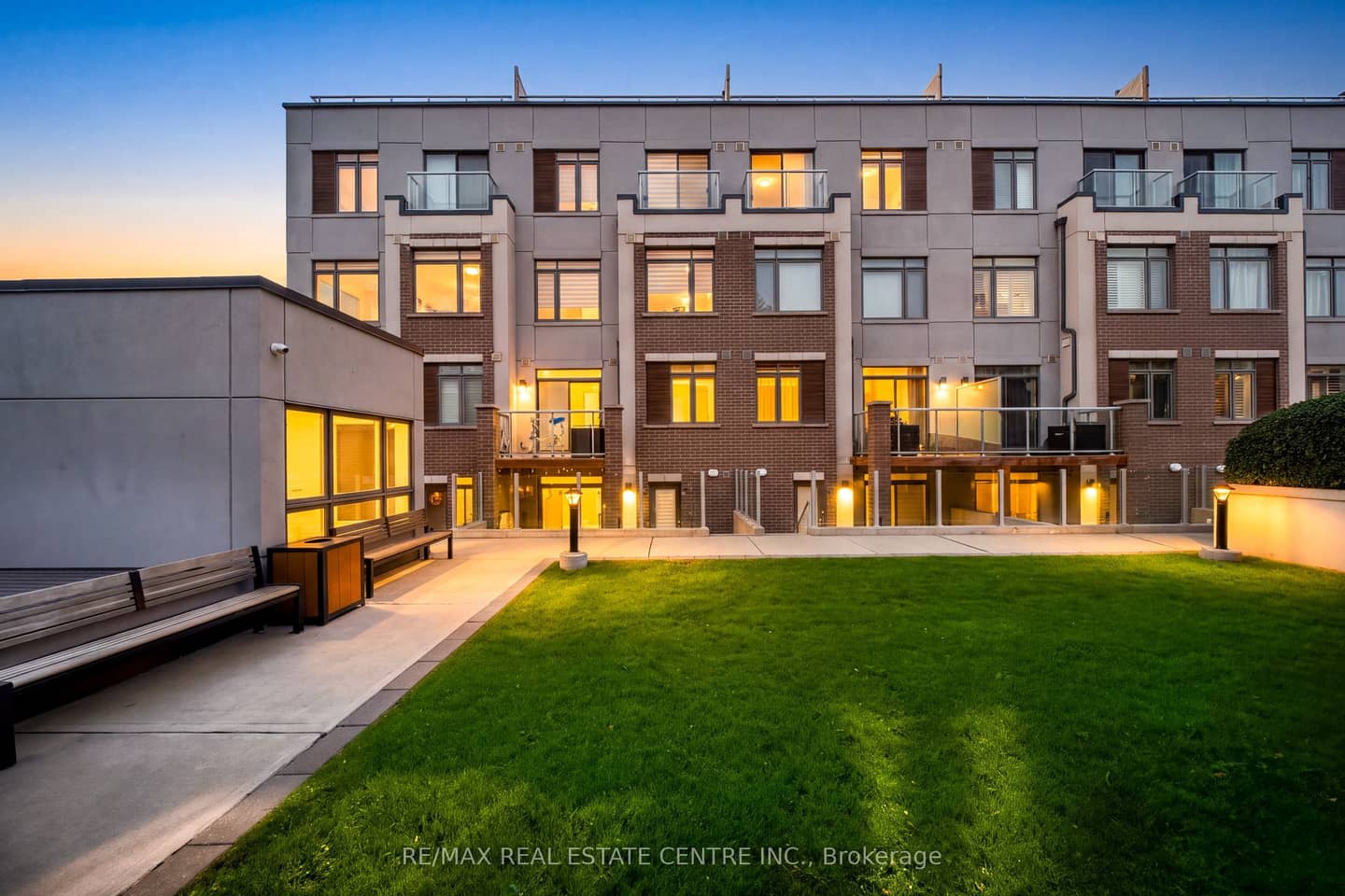 3078 Sixth Line 117, Oakville, ON L6M 1P8