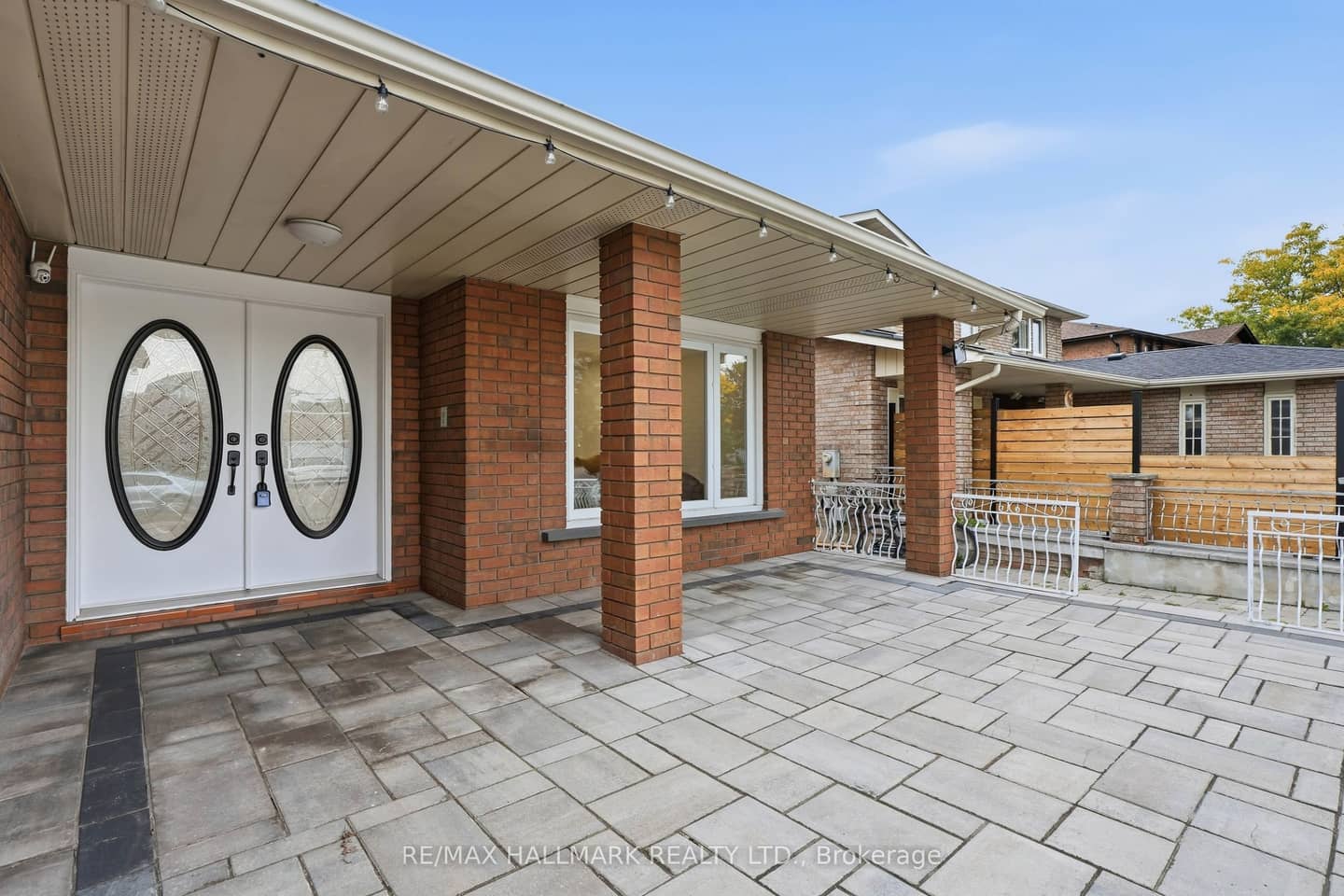 44 Olympia Gate W, Vaughan, ON L4L 5K3